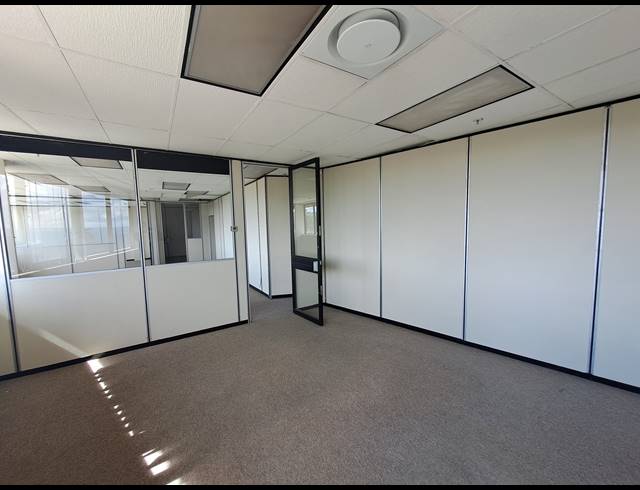 143M² OFFICE TO LET IN DUNKELD WEST